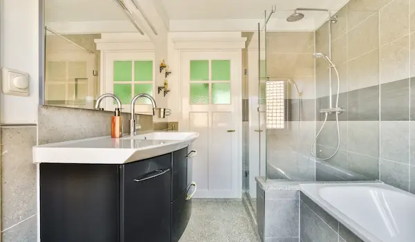 Shower and tub installation Bell Gardens CA